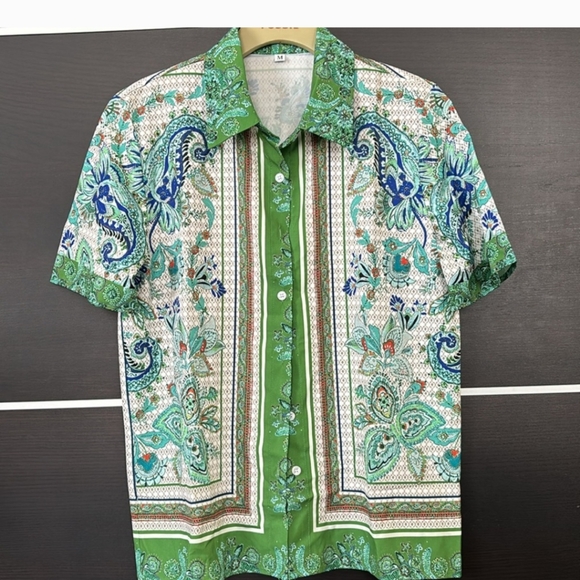 SHEIN Scarf Print Shorts and Top Set - Picture 5 of 5